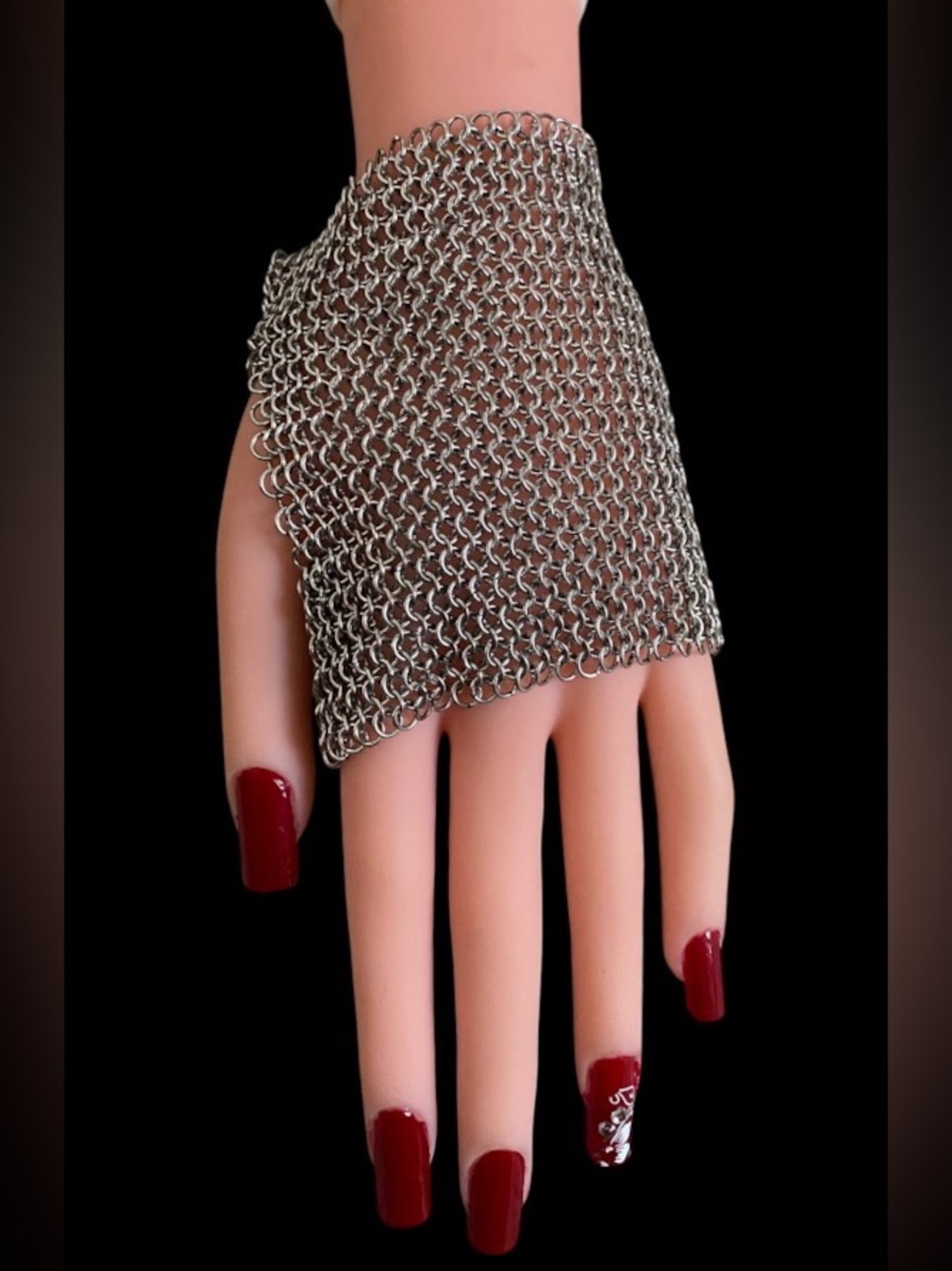 Zara women’s silvertone metal mesh glove(1Piece)